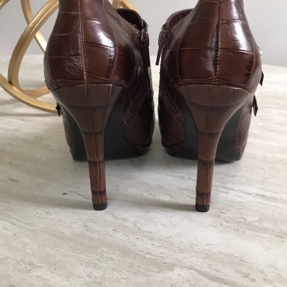 Lauren Ralph Lauren Latisha Ankle Boots/Heels - Picture 2 of 3